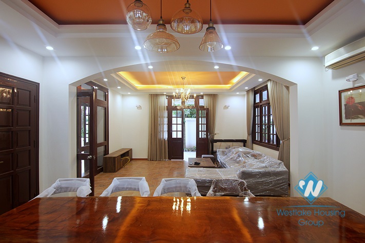 White house with courtyard for rent in Tay Ho district  